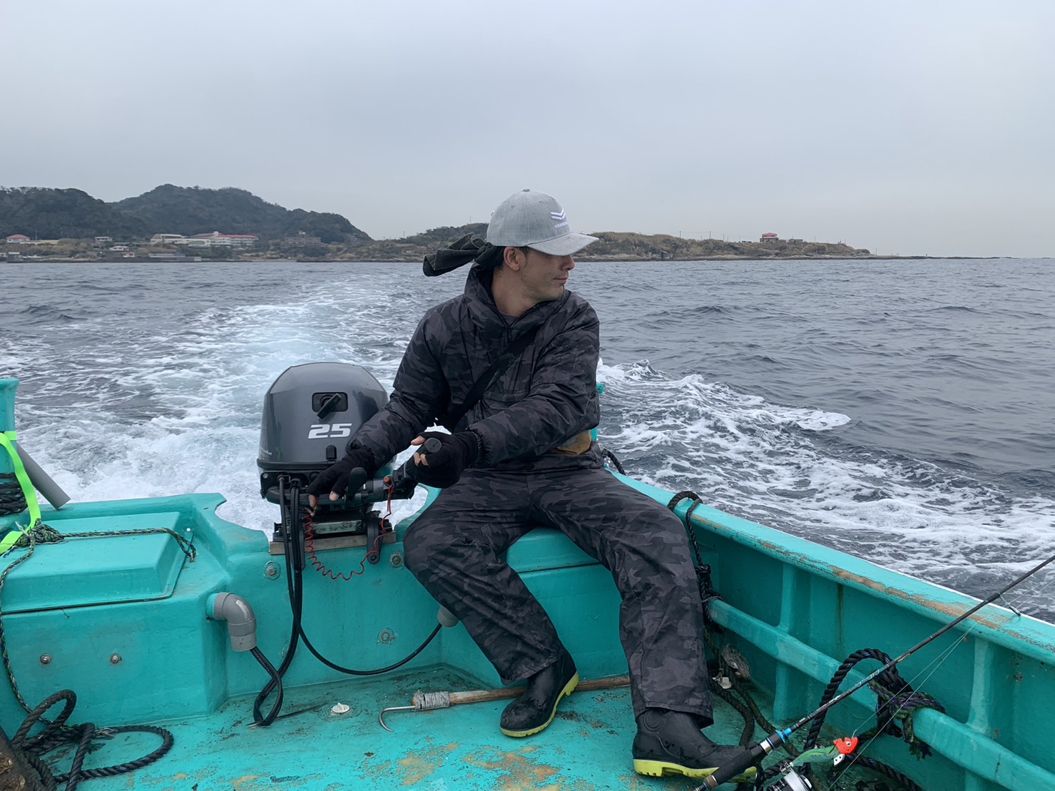 波佐間で船釣り。1㎏越えのアオリイカなど大漁でした!